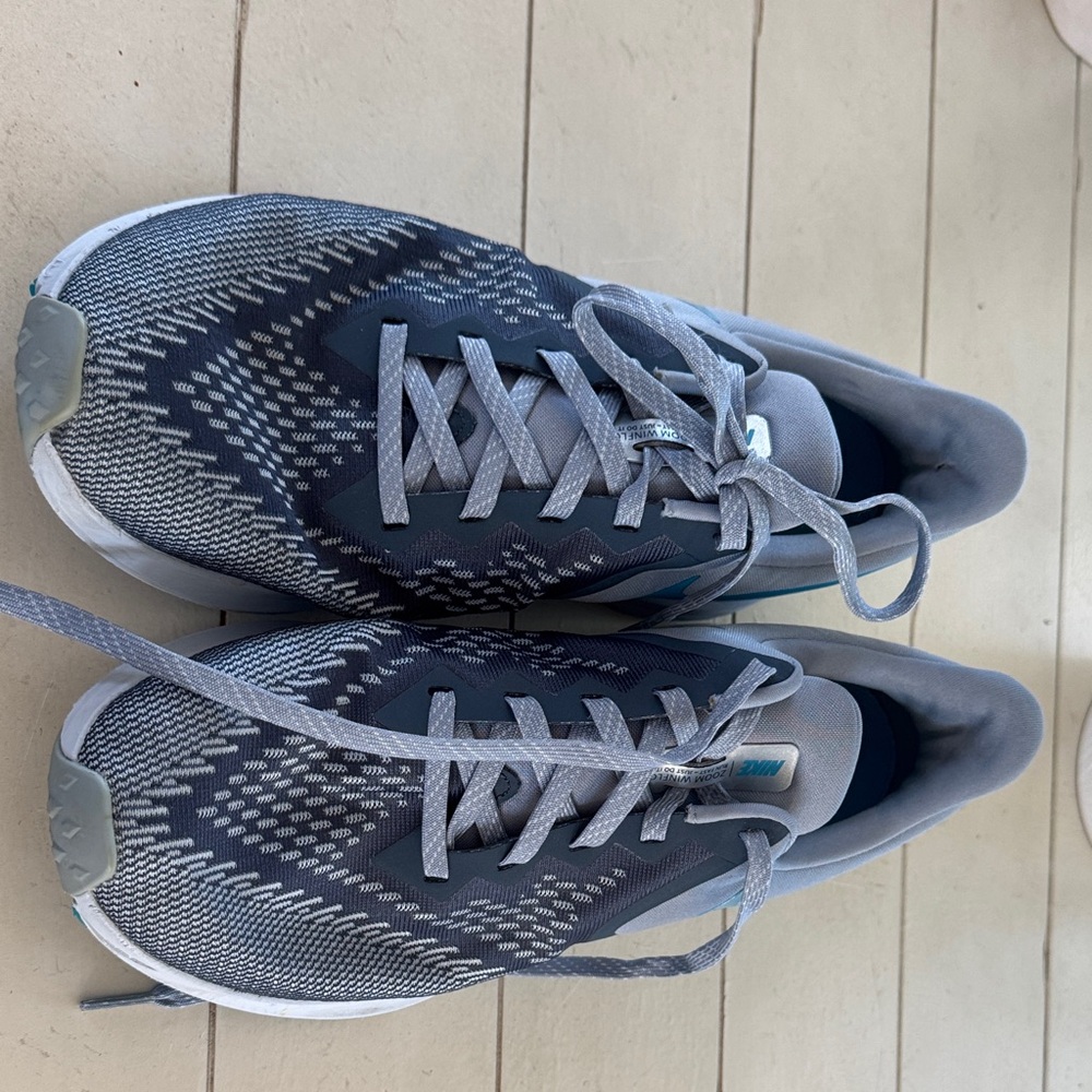 Nike Men's Charcoal and Light Gray Zoom WinFlow Athletic Running Shoes